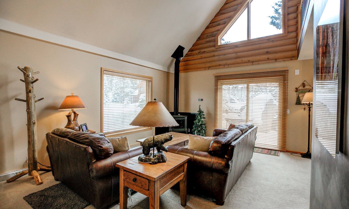 Blue River House | Blue River Escape Home: Peaceful, On River