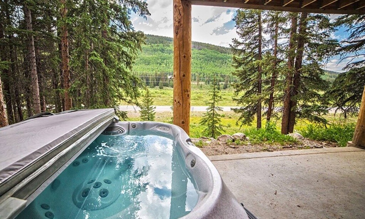 Blue River House | Blue River Family Getaway! Private Hot Tub!