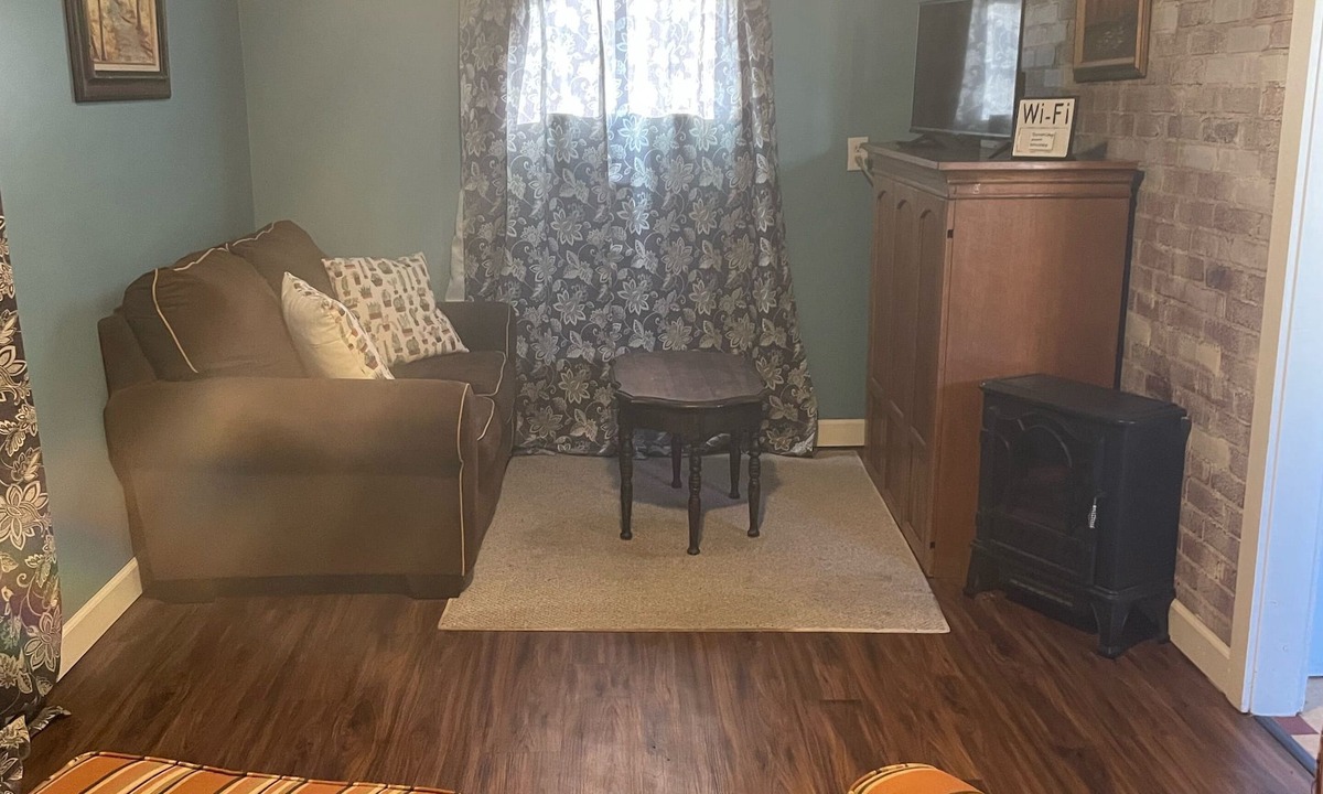 Alva House | Blue Room Cottage