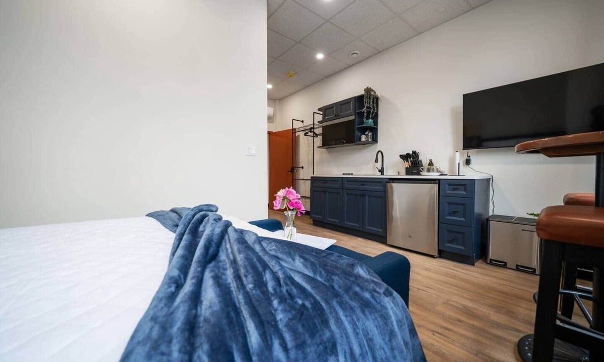 New Glasgow Apartment | Blue Room @ The MillRows Suites