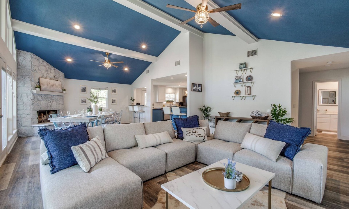 Tool House | Blue Skies Lakefront, Beautifully Remodeled Home