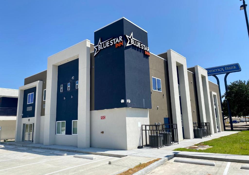 North Shore Hotel | Blue Star Inn