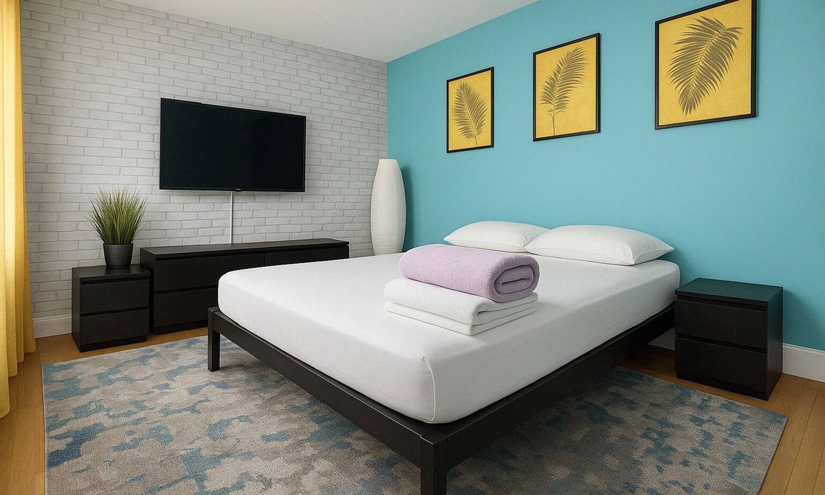 Harlem Apartment | Blue style Room in Guesthouse with shared bathroom