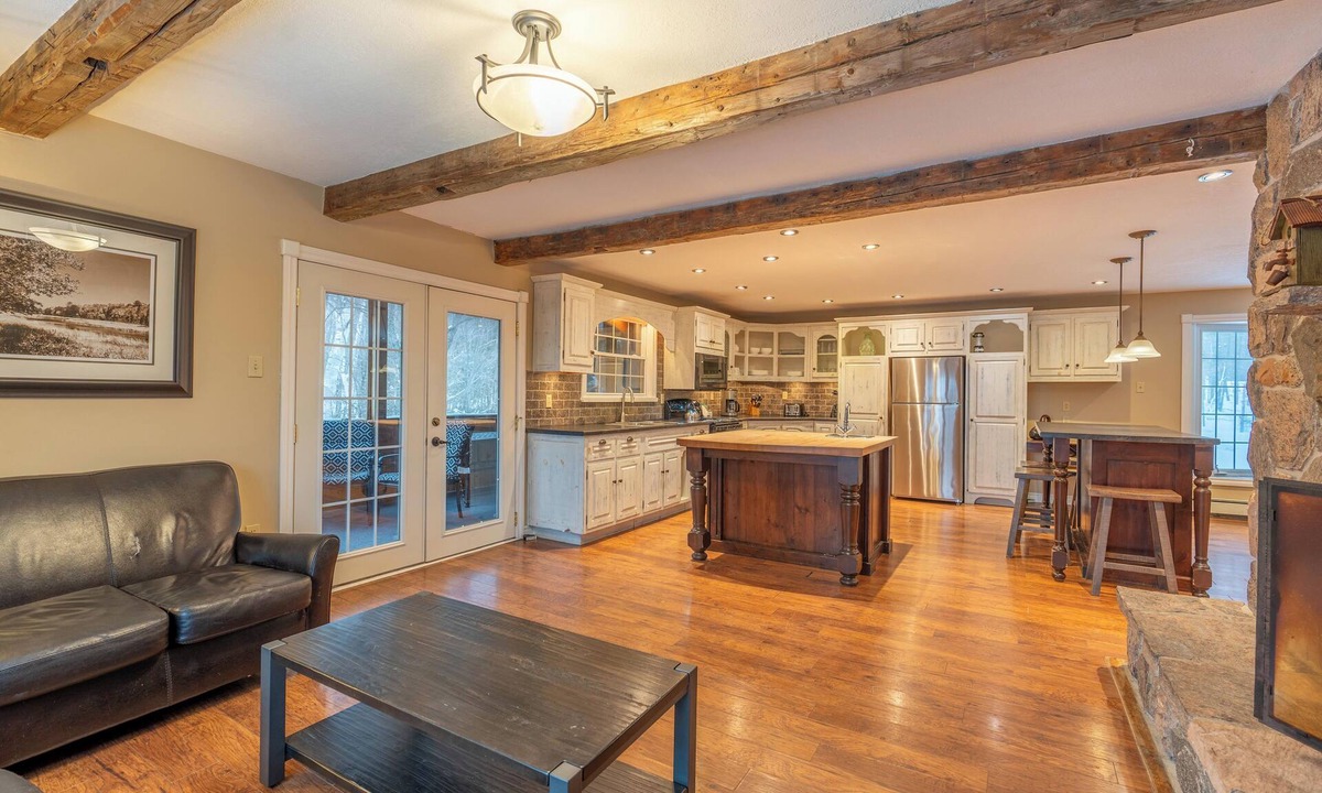 Lake of Bays Cottage | Blue Water Acres