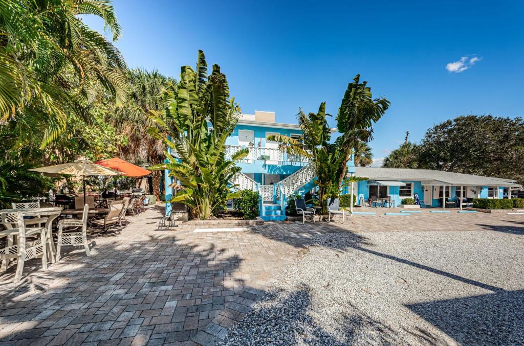 Indian Rocks Beach Apartment | Blue Water Beachside Villa 6