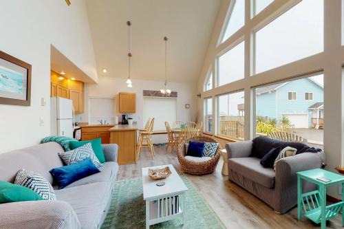 Pacific Beach House | Blue Wave Cottage