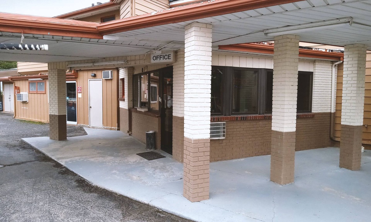 Winfield Hotel | Blue Way Inn And Suites Winfield