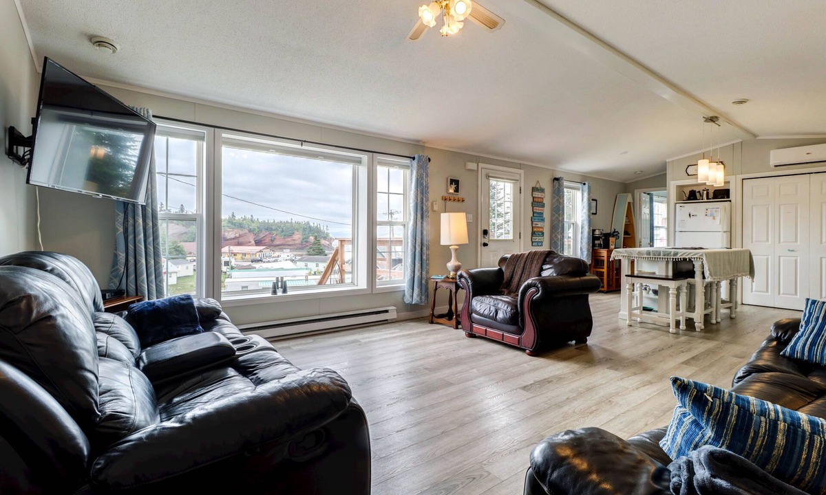 Bay View House | Blue Whale Cottage | Hot Tub & Sea Cave Views