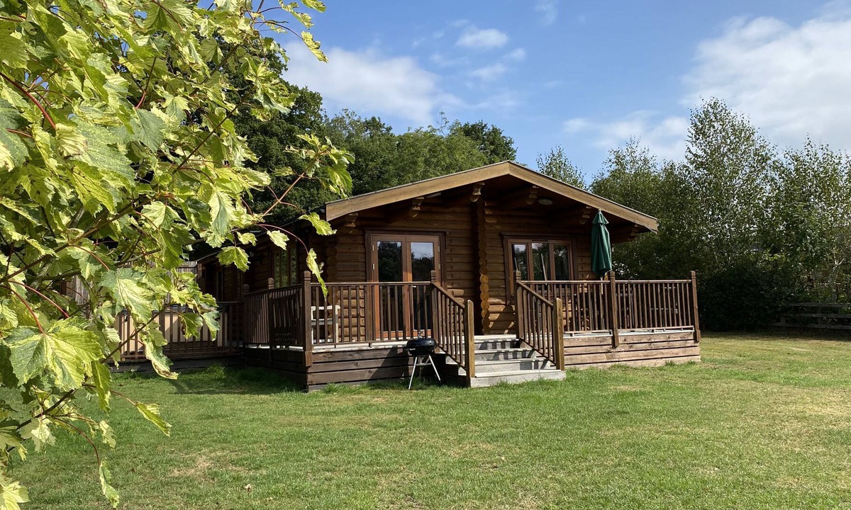 Castle Bytham Cottage | BLUEBELL 4* Lodge ..