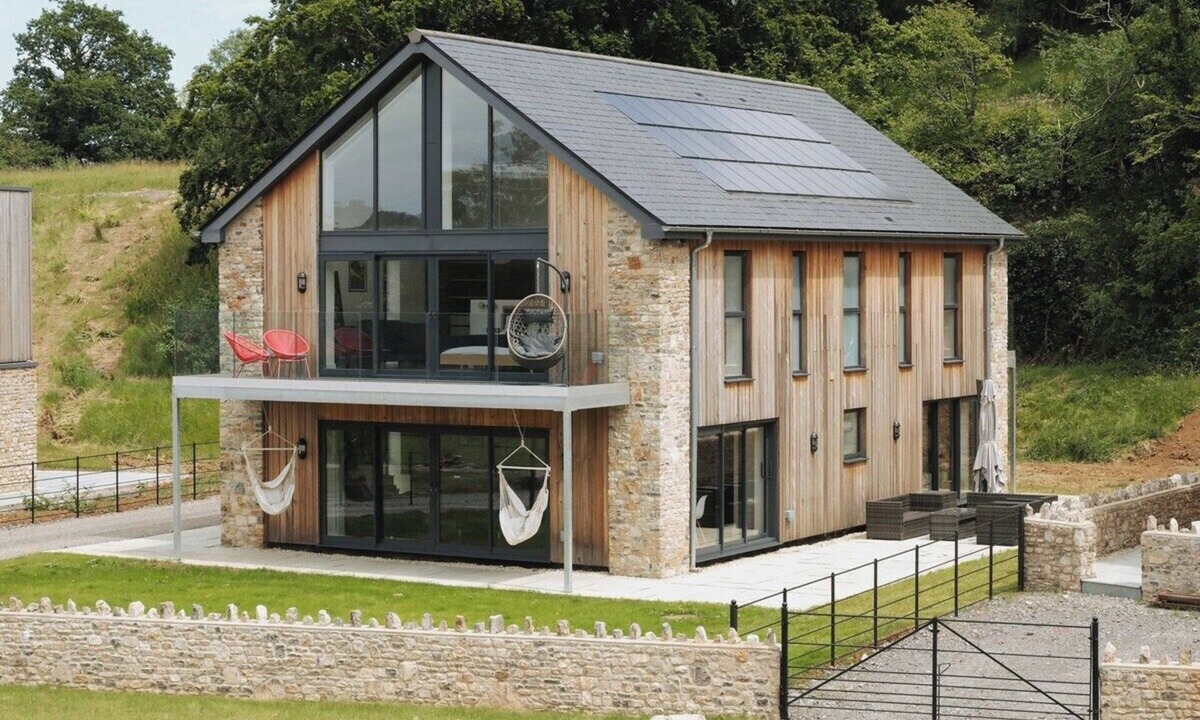 Holcombe House | Bluebell Barn - Cookswood