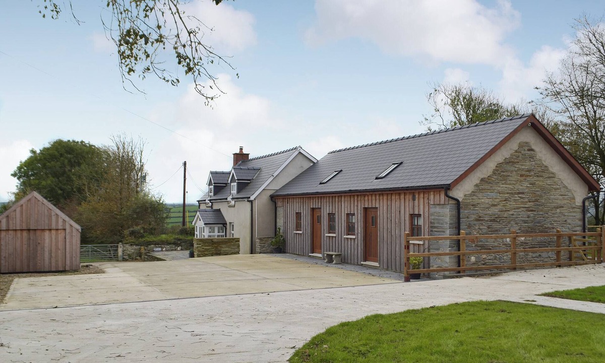 Cardigan Cottage | Bluebell Cottage - UK12988