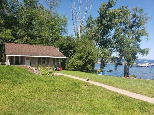Plattsburgh House | Blueberry Cottage Lake Champlain
