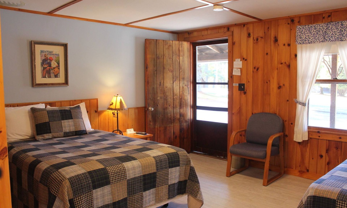Long Lake Hotel | Blueberry Hill Motel