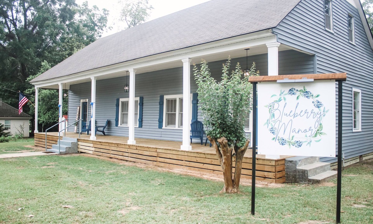 Poplarville House | Blueberry Manor Pearl Suite