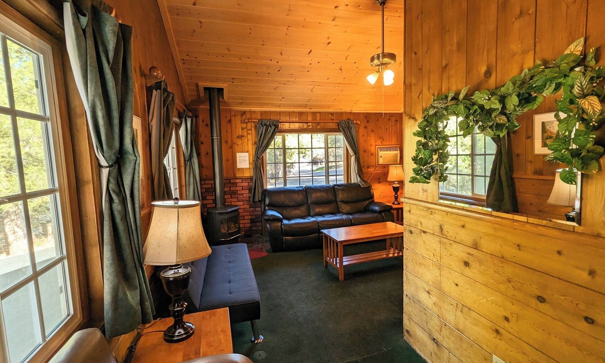 Idyllwild Cabin | Bluebird Cottage Inn