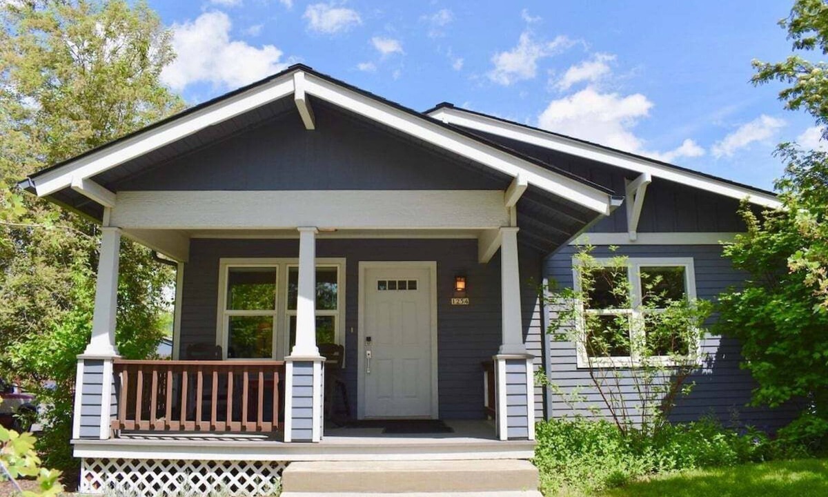 River West House | Bluebird Day - Kokanee Cottage