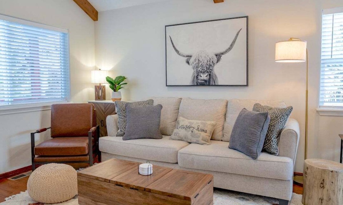 Southern Crossing House | Bluebird Day - Mountain Escape