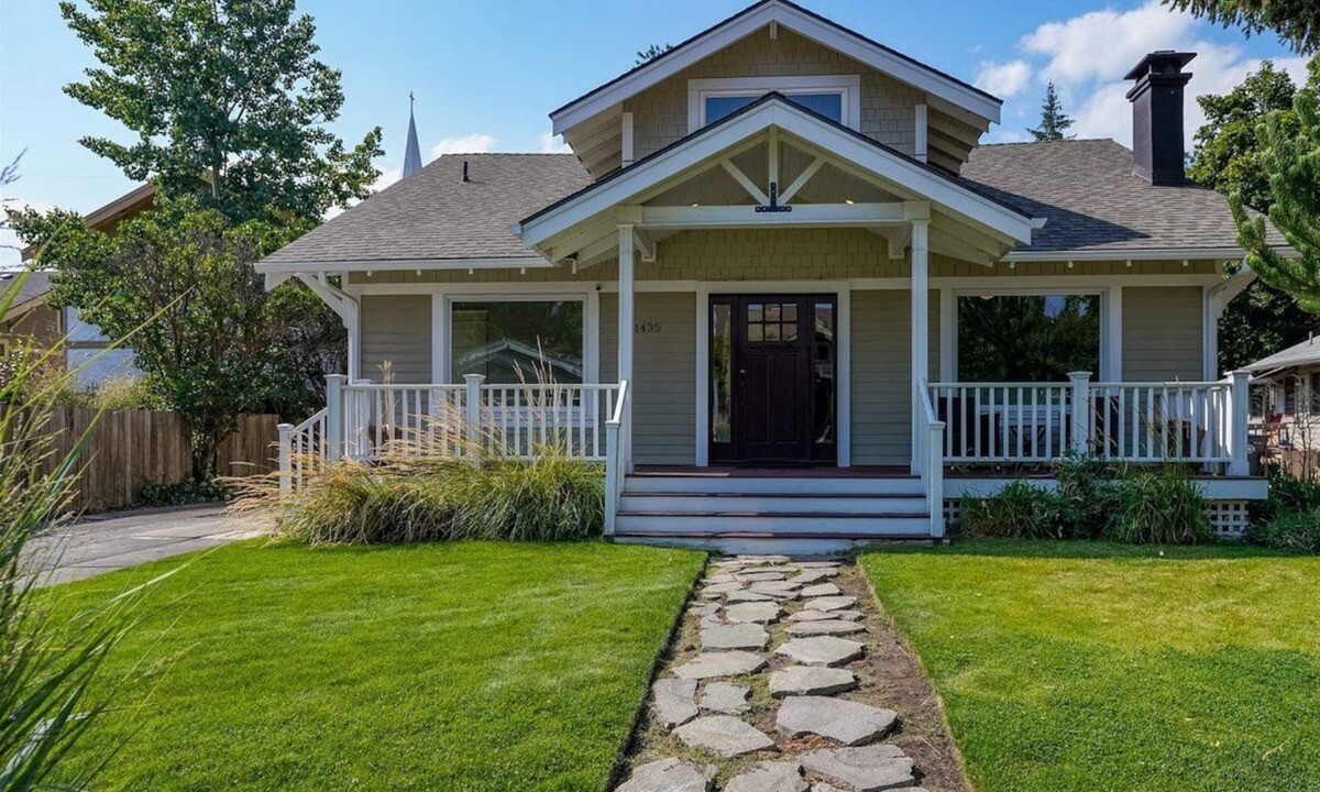 River Terrace House | Bluebird Day - Soleil Bungalow