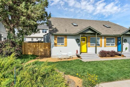 Mountain View District House | Bluebird Day