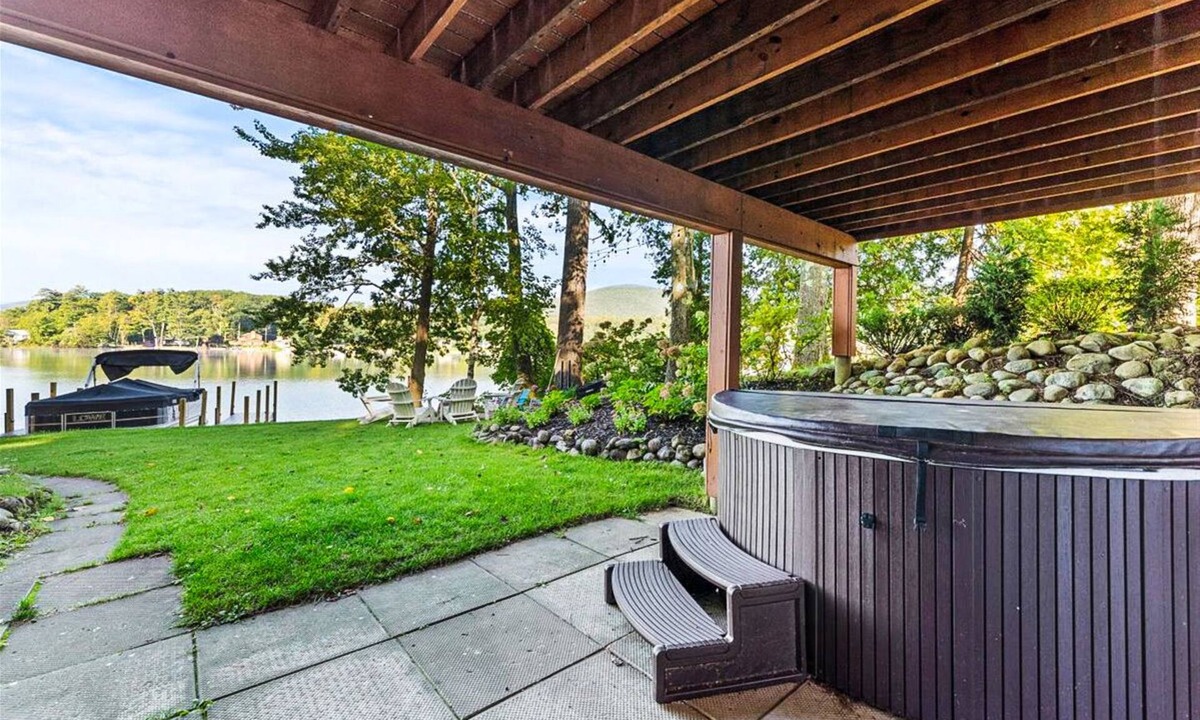 Queensbury House | Bluebird Hideaway