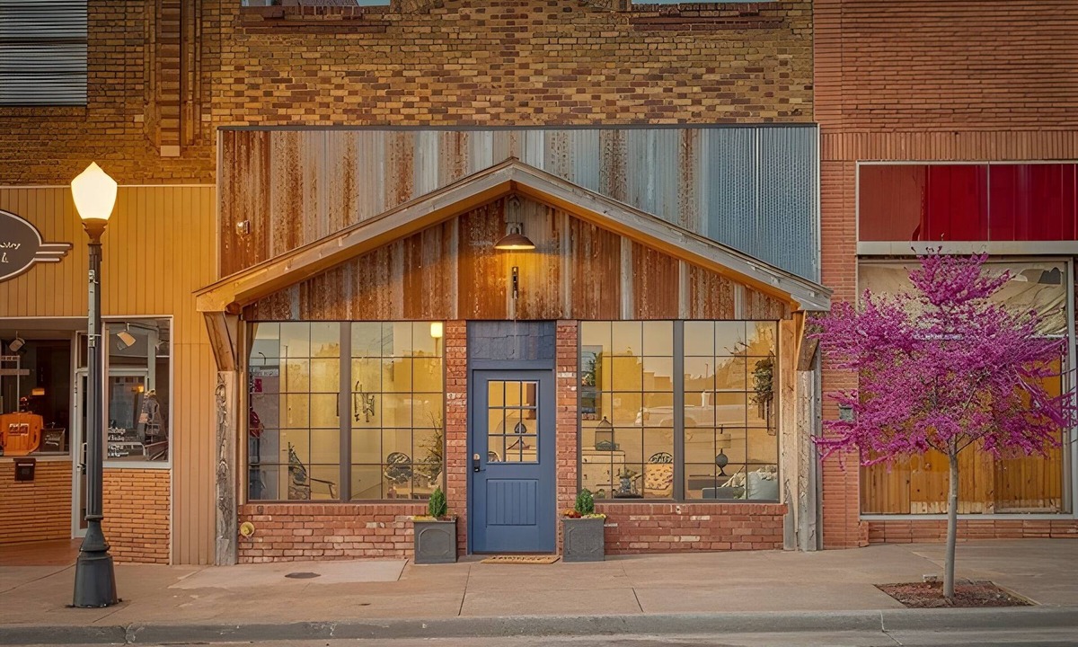 Elk City Hotel | Bluebird Place Rachel Room: Historic Rt 66