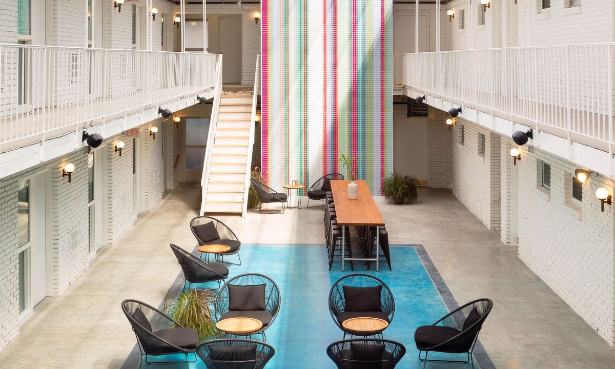 Saratoga Springs Hotel | Bluebird Spa City Motor Lodge