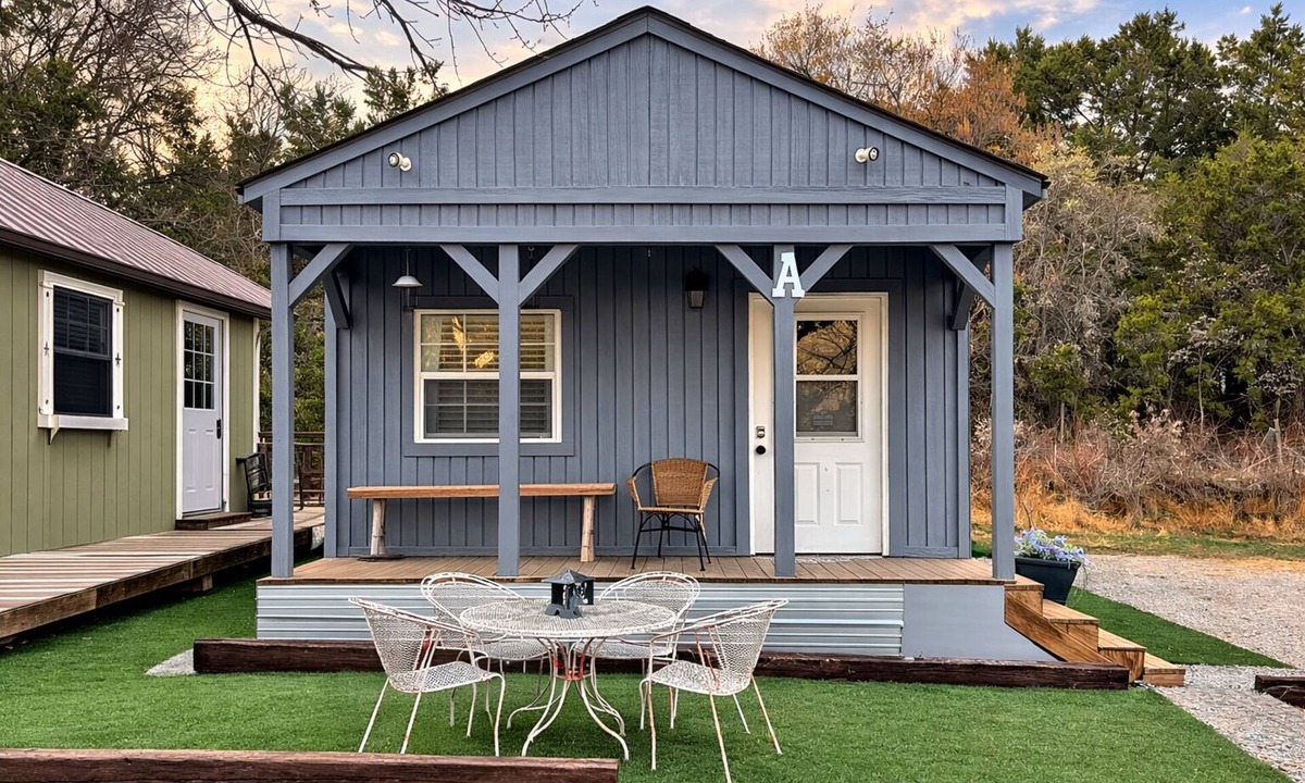 Azle Apartment | Bluebonnet Studio near Lake Weatherford & Dove Ridge Vineyard