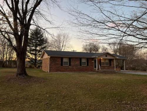 Horse Cave Villa | Bluegrass Bliss