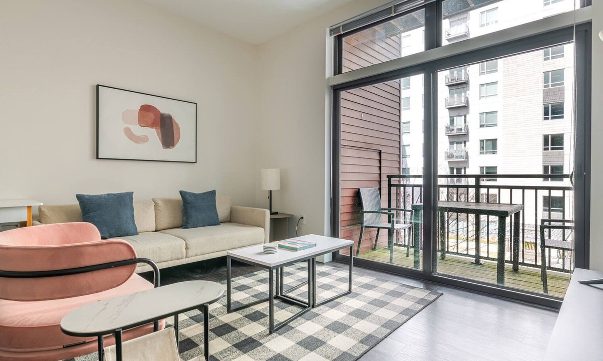 Assembly Square Apartment | Blueground | Assembly Square, pool, nr Mystic River