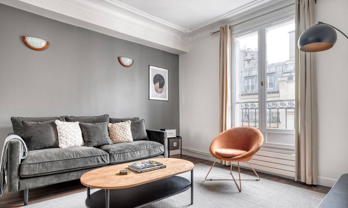 Batignolles Apartment | Blueground | Batignolles, terrace, nr shops
