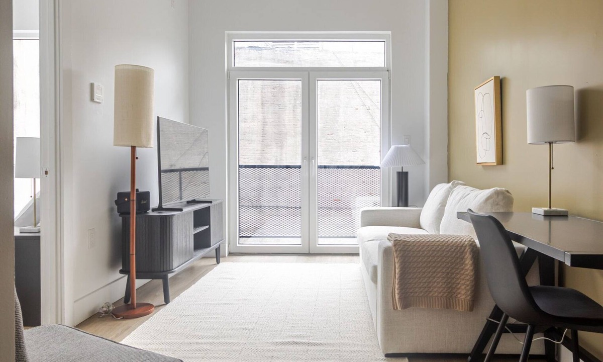 Boerum Hill Apartment | Blueground | Boerum Hill, rooftop, nr Brooklyn Bridge