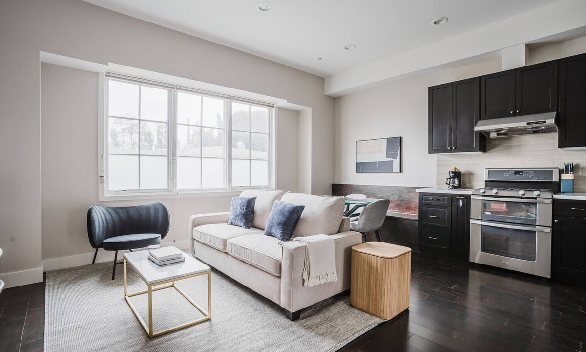 Downtown Burlingame Apartment | Blueground | Burlingame, a/c & w/d, nr park