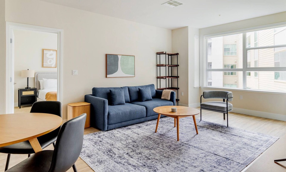 Centennial Apartment | Blueground | Centennial, pool & AC, nr square