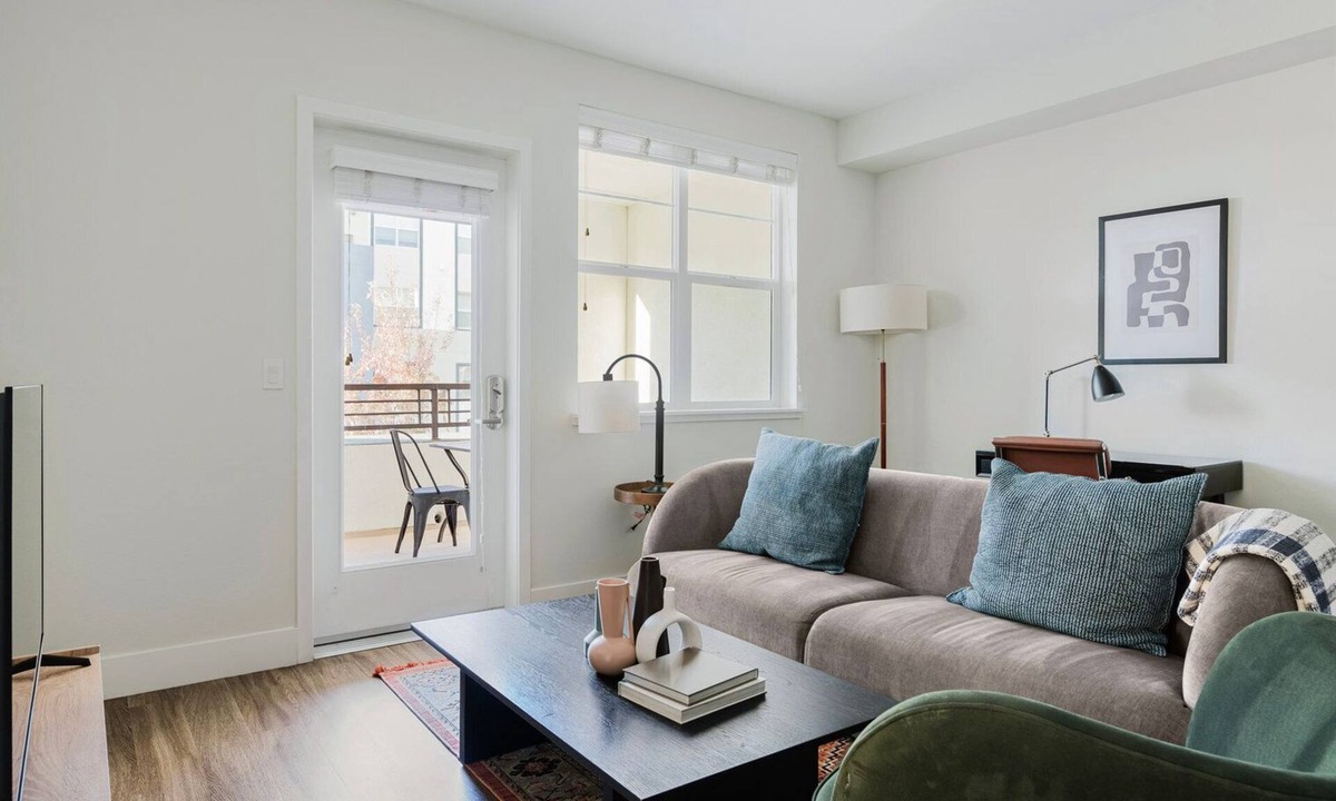 Centerville Apartment | Blueground | Centerville, pool, nr Central Park