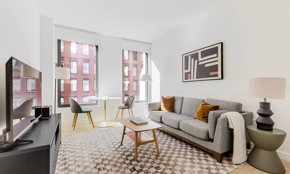 Chelsea Apartment | Blueground | Chelsea, rooftop pool, nr High Line