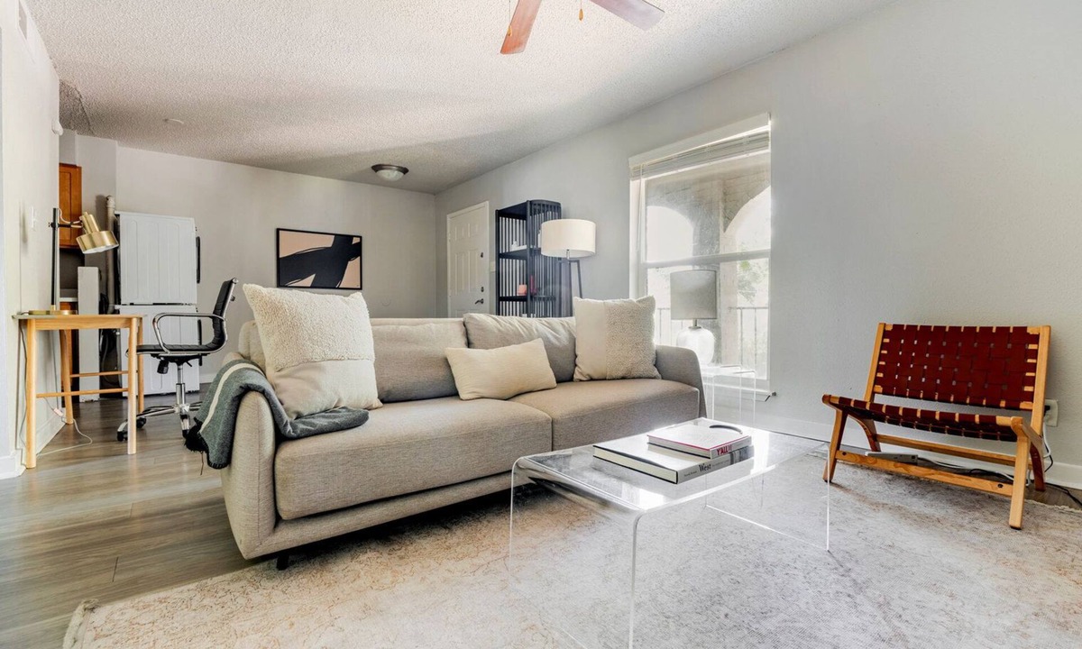 Cherrywood Apartment | Blueground | Cherrywood, pool & w/d, nr park