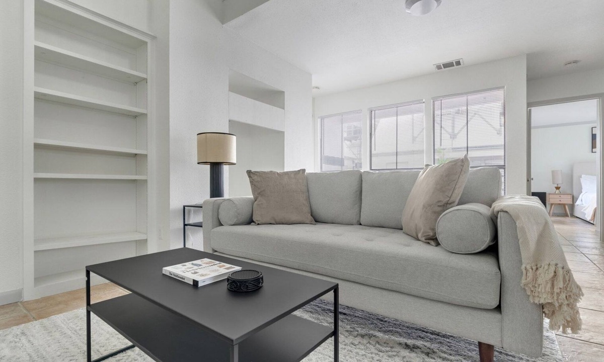 Waller Creek District Apartment | Blueground | Downtown Austin, pool, nr Texas State Capitol