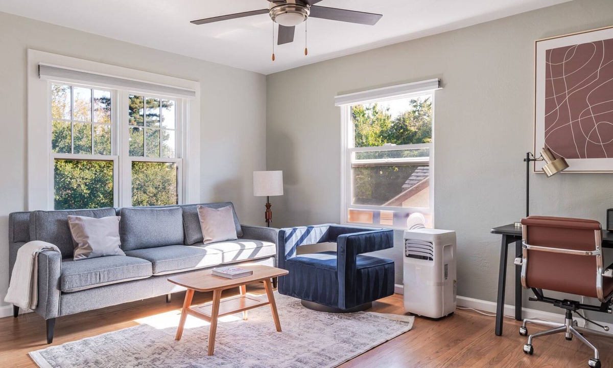 Downtown North Apartment | Blueground | Downtown North, balcony, nr park