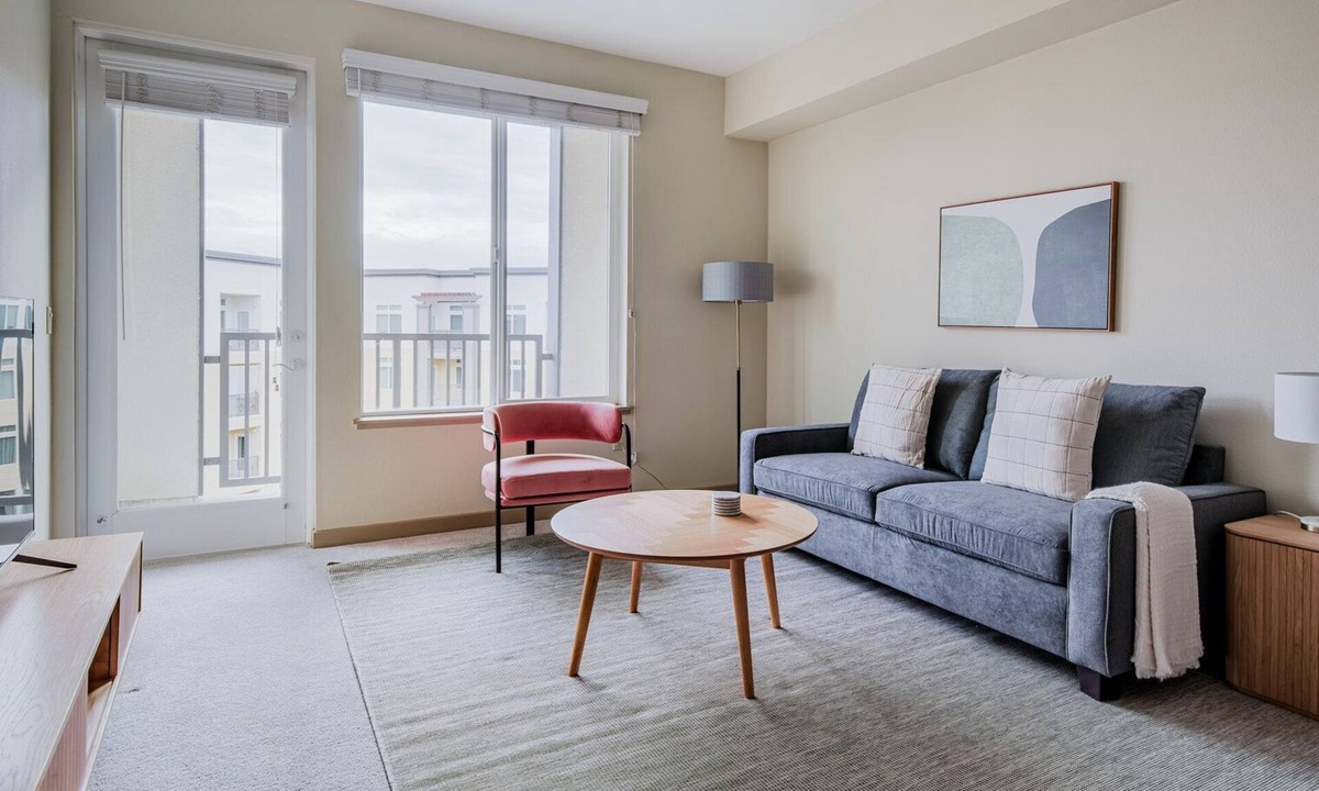 Dublin Apartment | Blueground | Dublin, pool & w/d, nr park