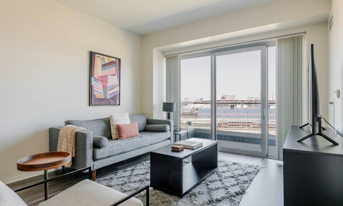 East Cambridge Apartment | Blueground | East Cambridge, balcony, nr Charles River