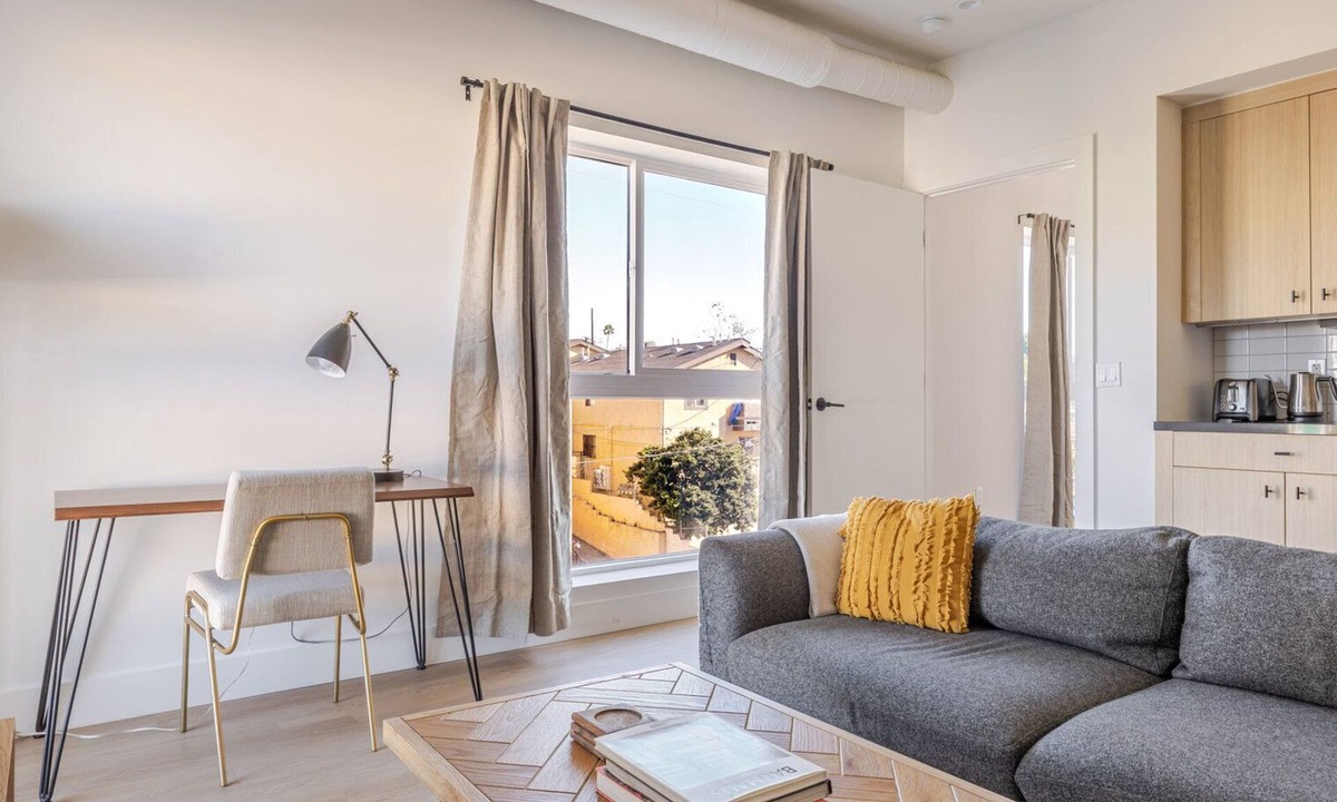 East Hollywood Apartment | Blueground | East Hollywood, rooftop, nr Griffith Park