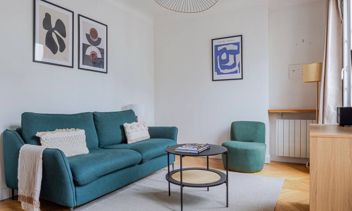 Faubourg Saint-Germain Apartment | Blueground | Gros-Caillou, view, nr Eiffel Tower