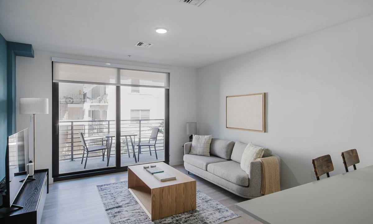 Little Ranches Apartment | Blueground | Hollywood, pool & w/d, nr beach
