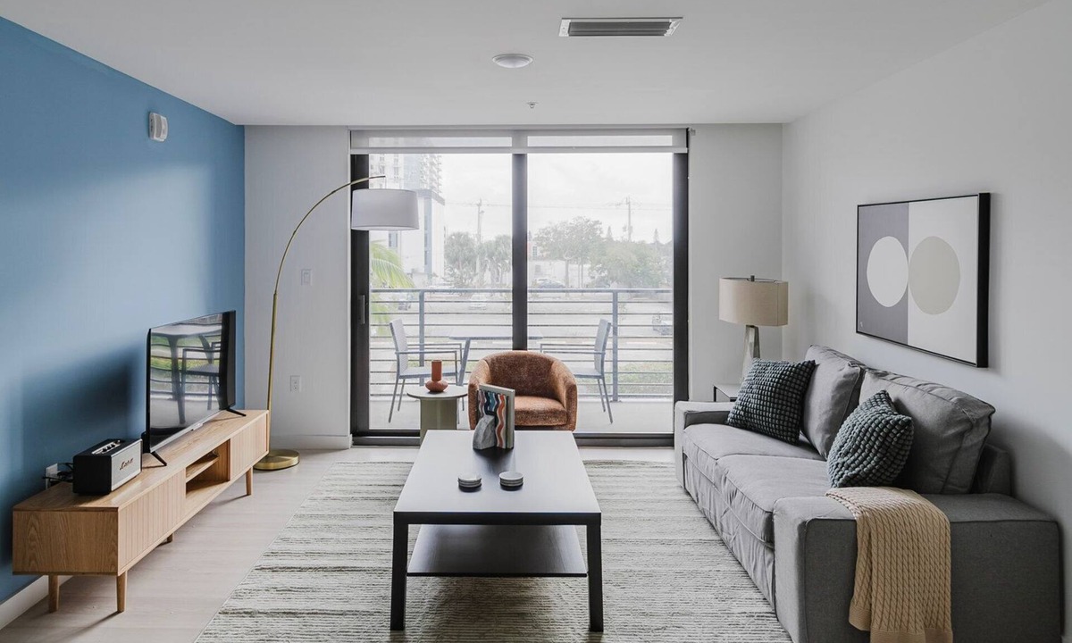 Little Ranches Apartment | Blueground | Hollywood, pool & w/d, nr beach