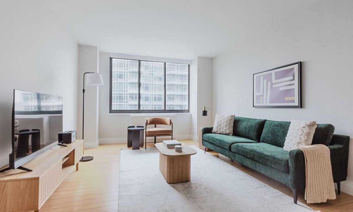 Kips Bay Apartment | Blueground | Kips Bay, pool, w/d & gym, nr MSG