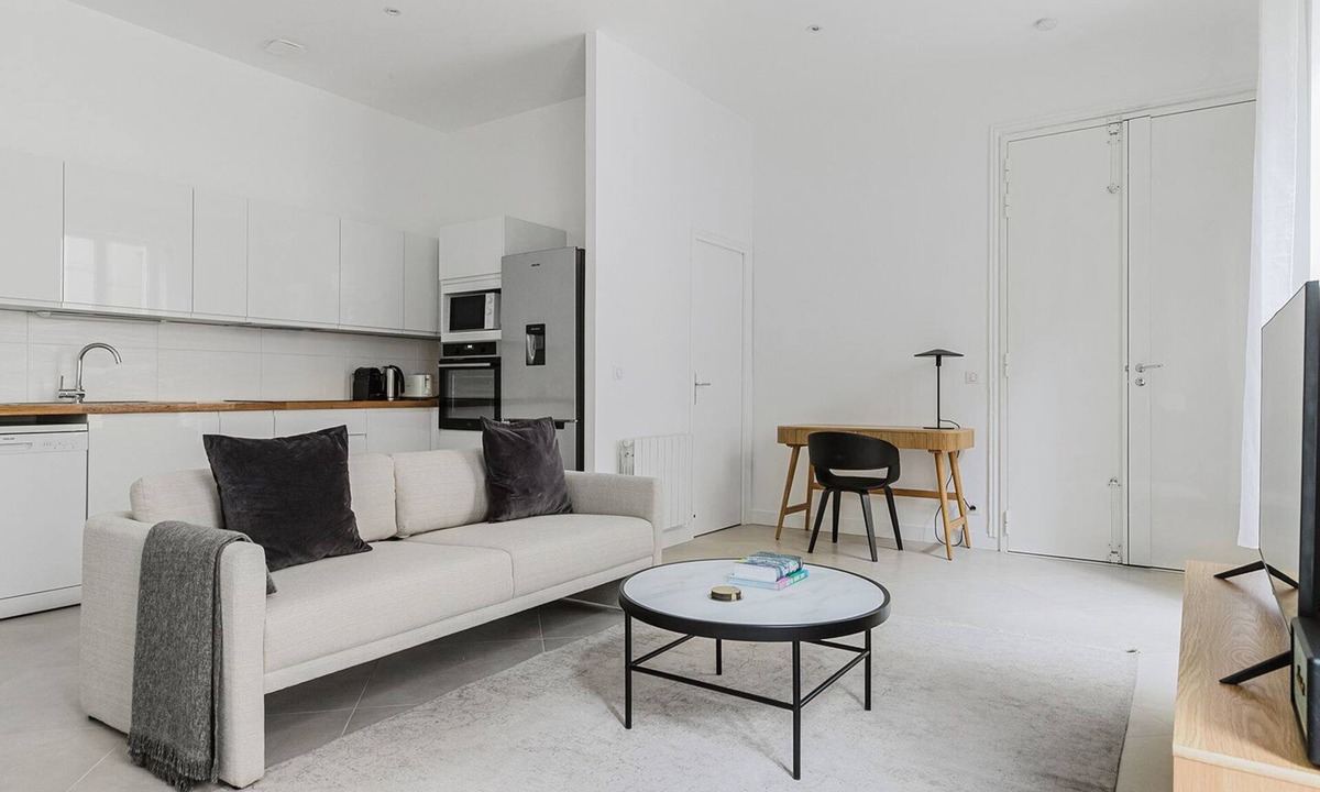 Arts-et-Metiers Apartment | Blueground | Le Marais-Republique, near dining