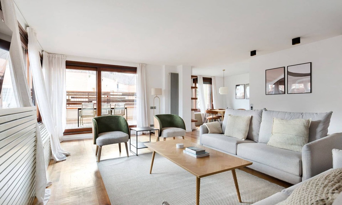 Les Tres Torres House | Blueground | Les Tres Torres, city view, nr Parc Güell