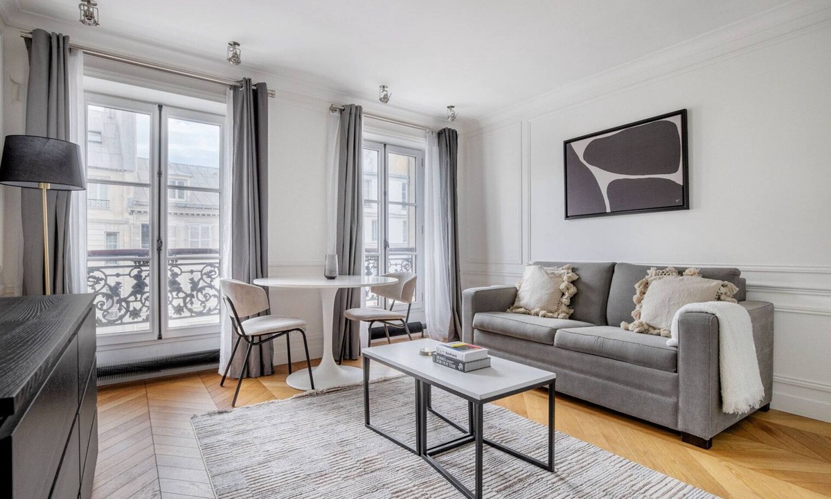 Arsenal Apartment | Blueground | Marais, close to shops