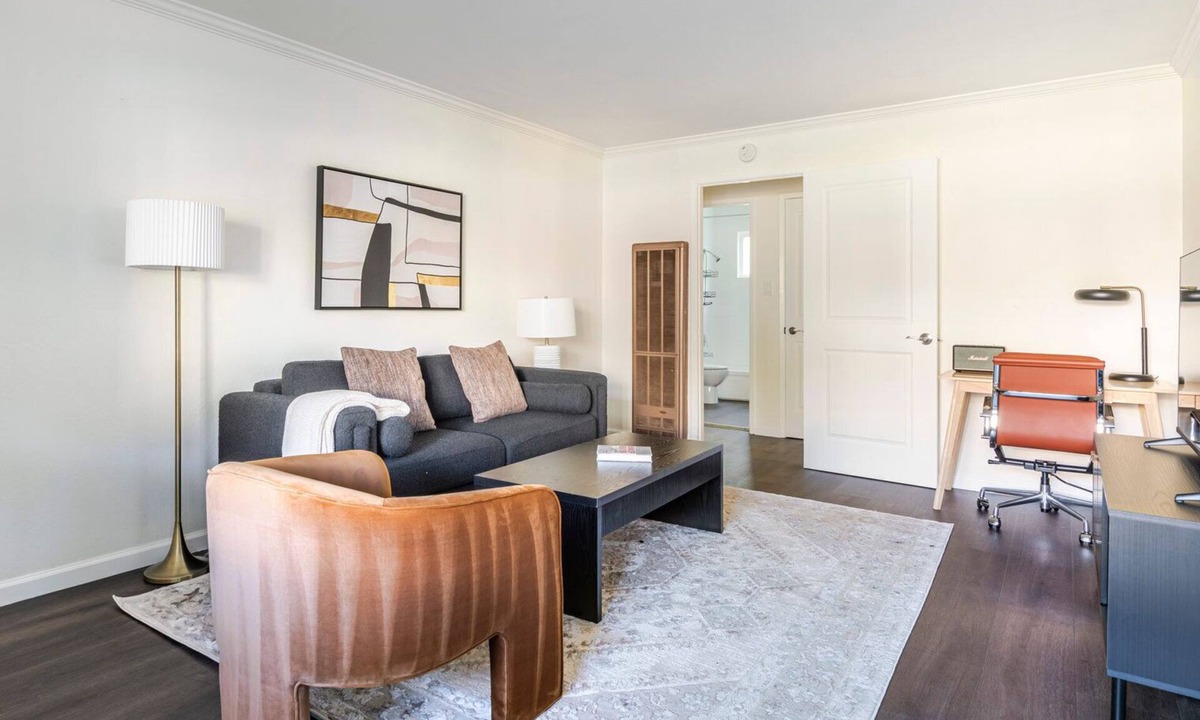 Mountain View Apartment | Blueground | Mountain View, pool, nr park