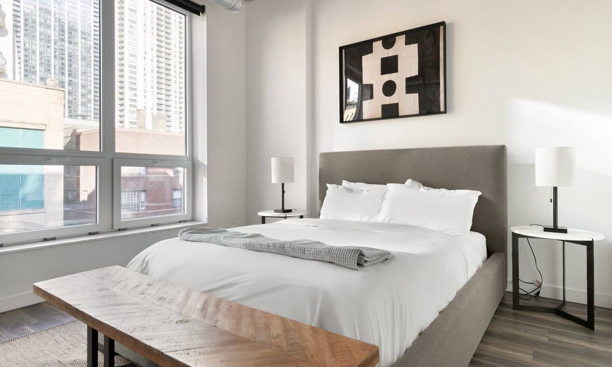 Near North Side Apartment | Blueground | Near North Side, rooftop, nr Chicago River